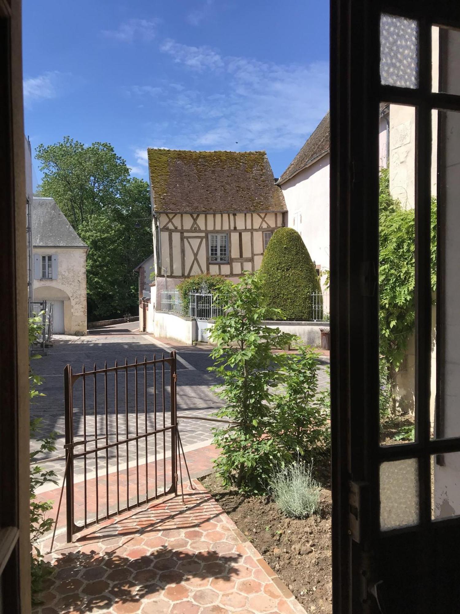 La Maison Jeanne D'Arc Saint-Fargeau  Room photo